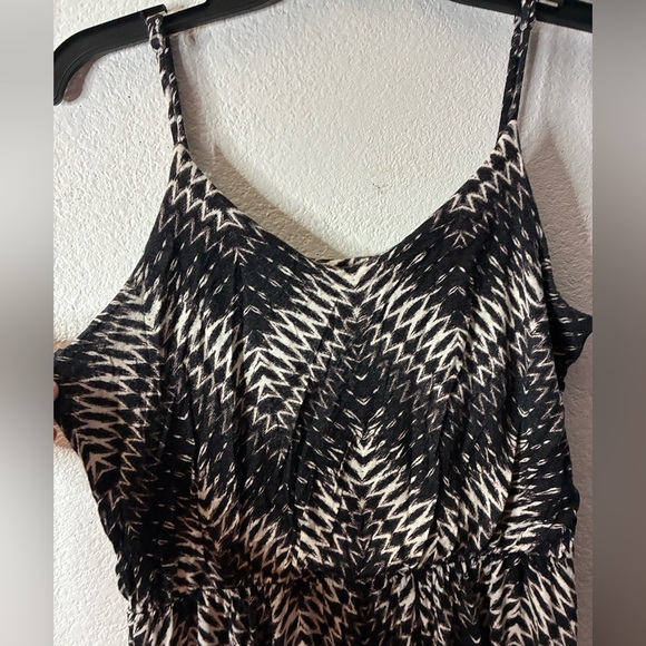 💥Lush Chevron Patterned Black and Tan Maxi Dress L - Picture 8 of 14